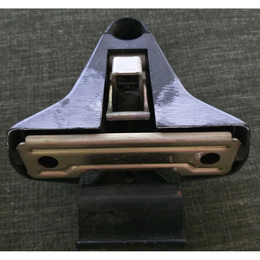 Yakima Roof Rack LowRider Towers Pair Large Rail Mount Feet